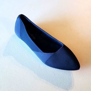 New Sketchers  Cleo Point Flats in Navy, Size 6.5